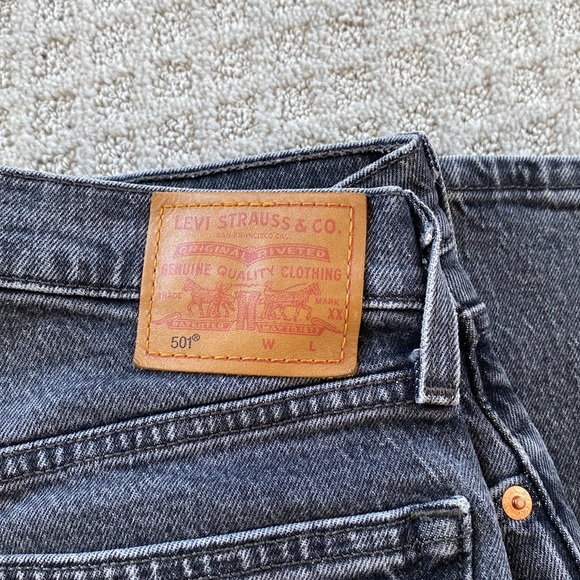 Levi’s 501 Jeans - Picture 3 of 9